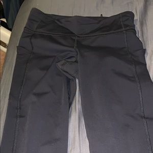 Size 4 lululemon cropped leggings